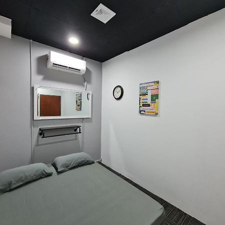 Ayden Hostel Airport Transit - Klia Sepang Zewnętrze zdjęcie