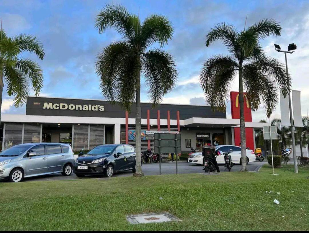 Ayden Hostel Airport Transit - Klia Sepang Zewnętrze zdjęcie